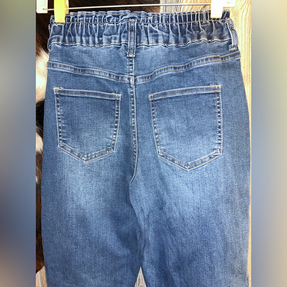 YMI Dream size small (size 2) straight leg distressed jeans in VGUC - Picture 4 of 7